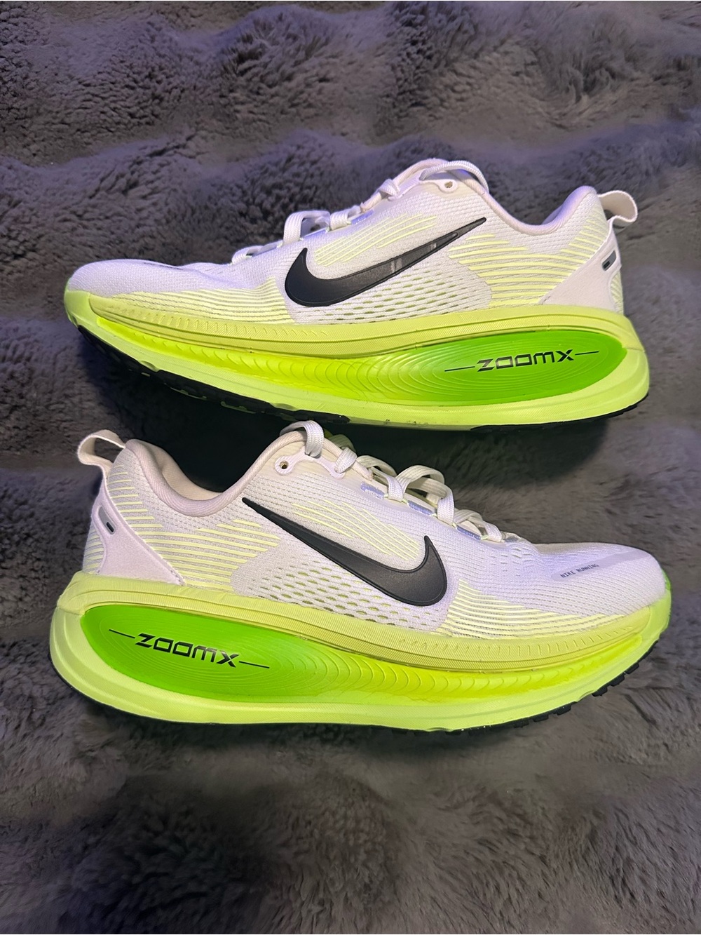 Nike White and Neon Green ZoomX Running Shoes Women’s size 8